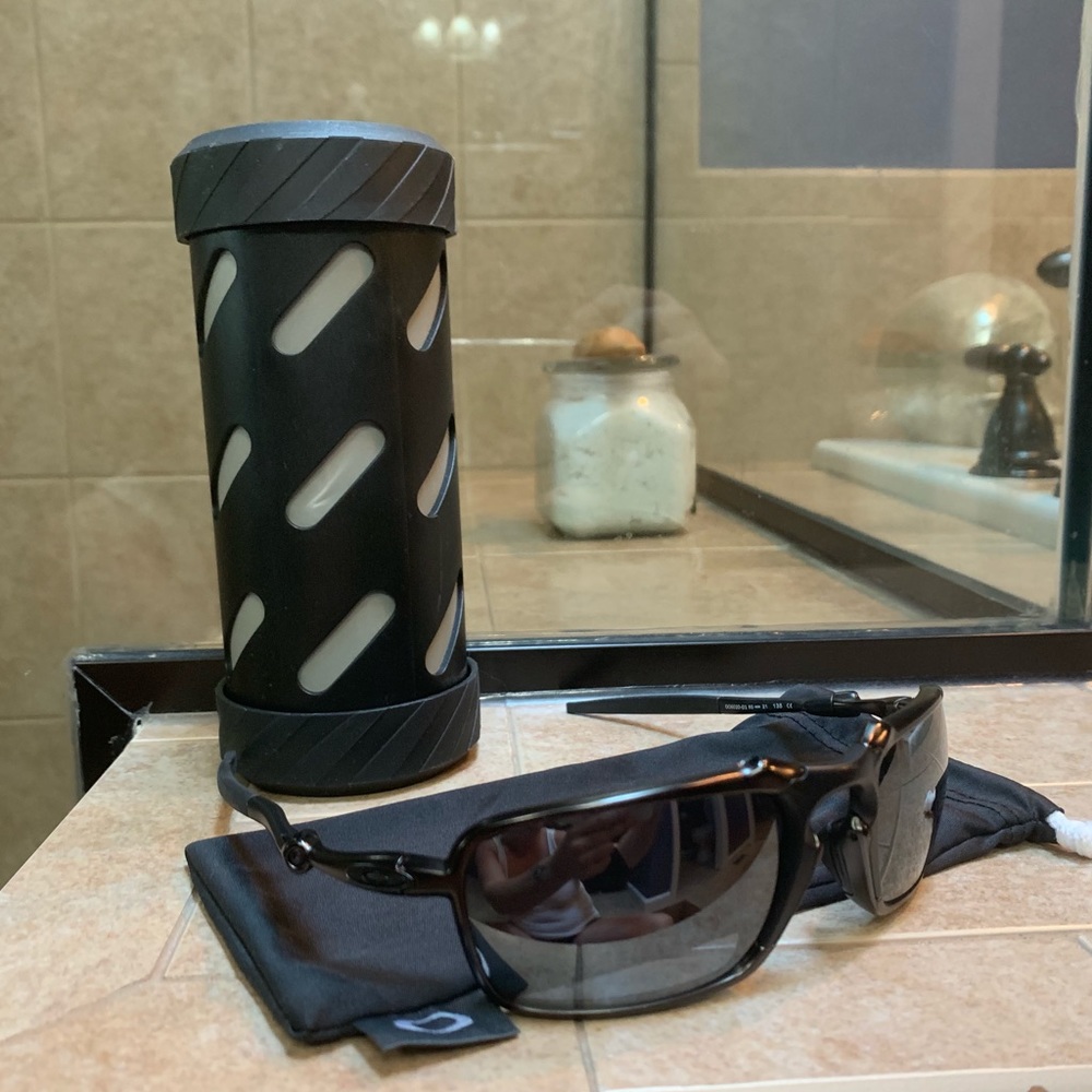Oakley Badman